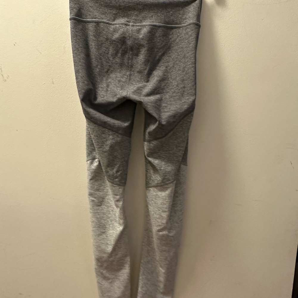 Outdoor Voices Springs 7/8 Leggings in Graphite/Ash/Dove Sz XS - Picture 7 of 7